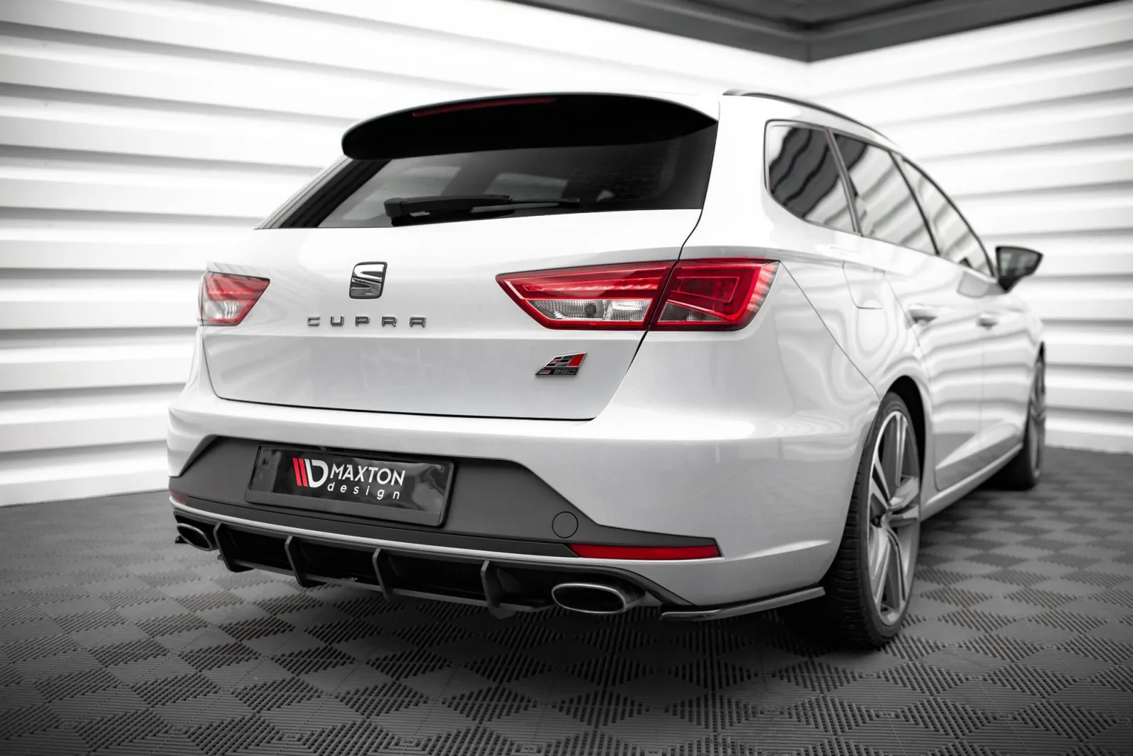 Rear Diffuser Street Pro compatible with Seat Leon Cupra Sportstourer Mk3