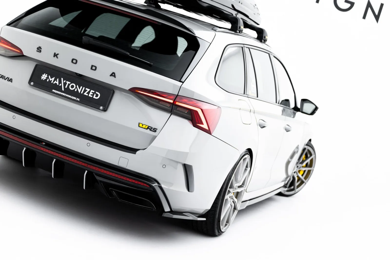 Rear Side Splitters V.7 compatible with Skoda Octavia RS Liftback / Combi Mk4