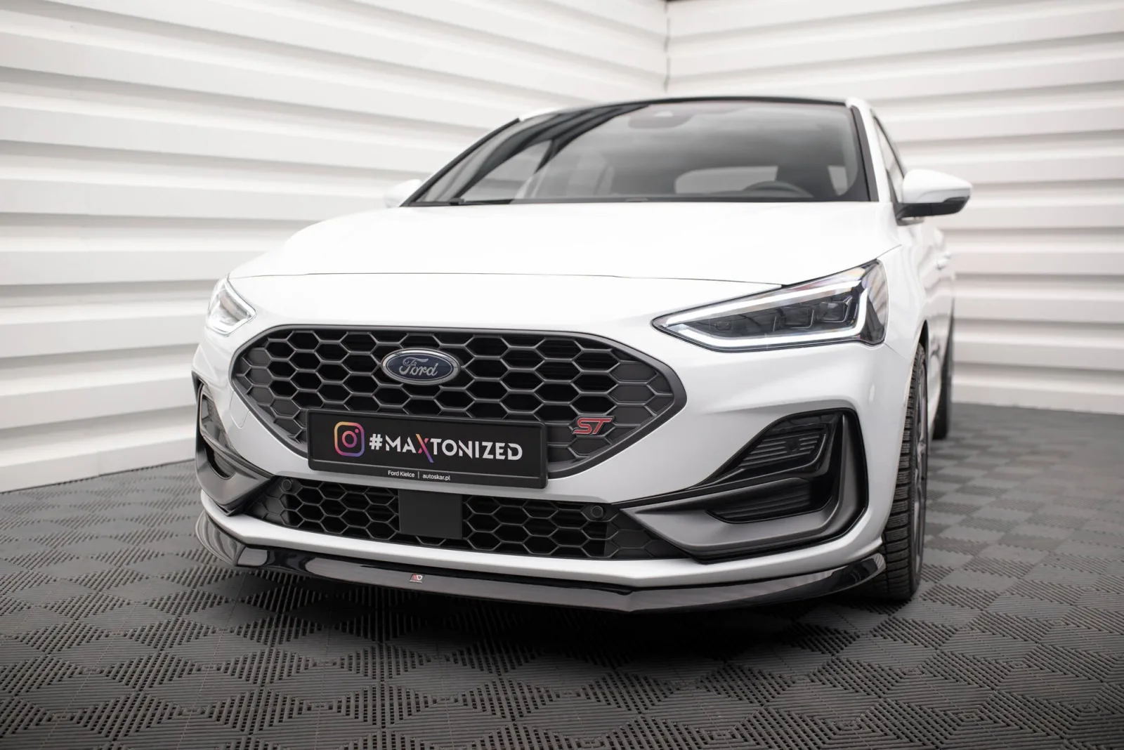 Front Splitter V.8 compatible with Ford Focus ST / ST-Line Mk4 Facelift