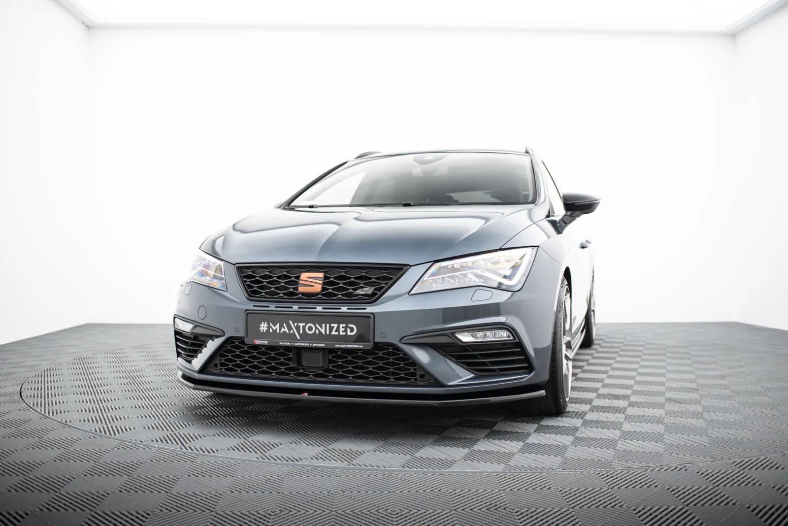 Front Splitter V.1 compatible with Seat Leon Cupra / FR Mk3 FL