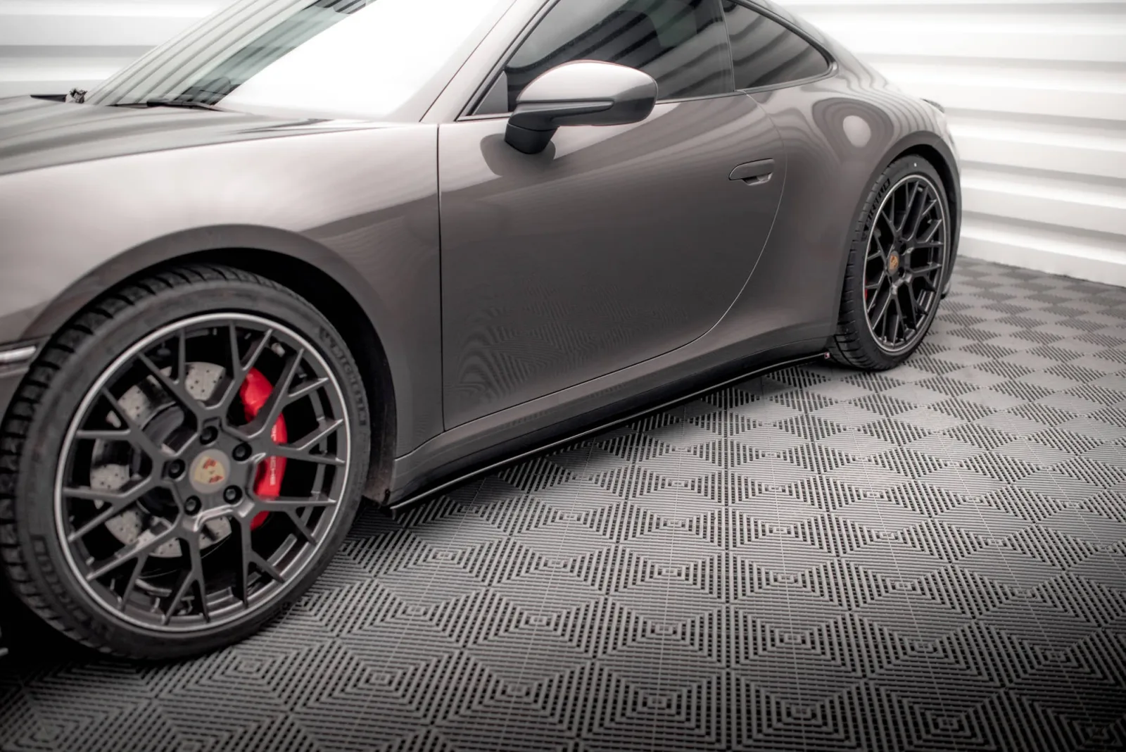 Side Skirts Diffusers compatible with Porsche 911 Carrera 4S 992