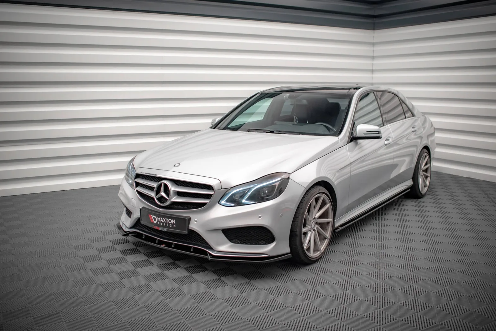 Front Splitter V.2 compatible with Mercedes-Benz E AMG-Line Sedan W212 Facelift