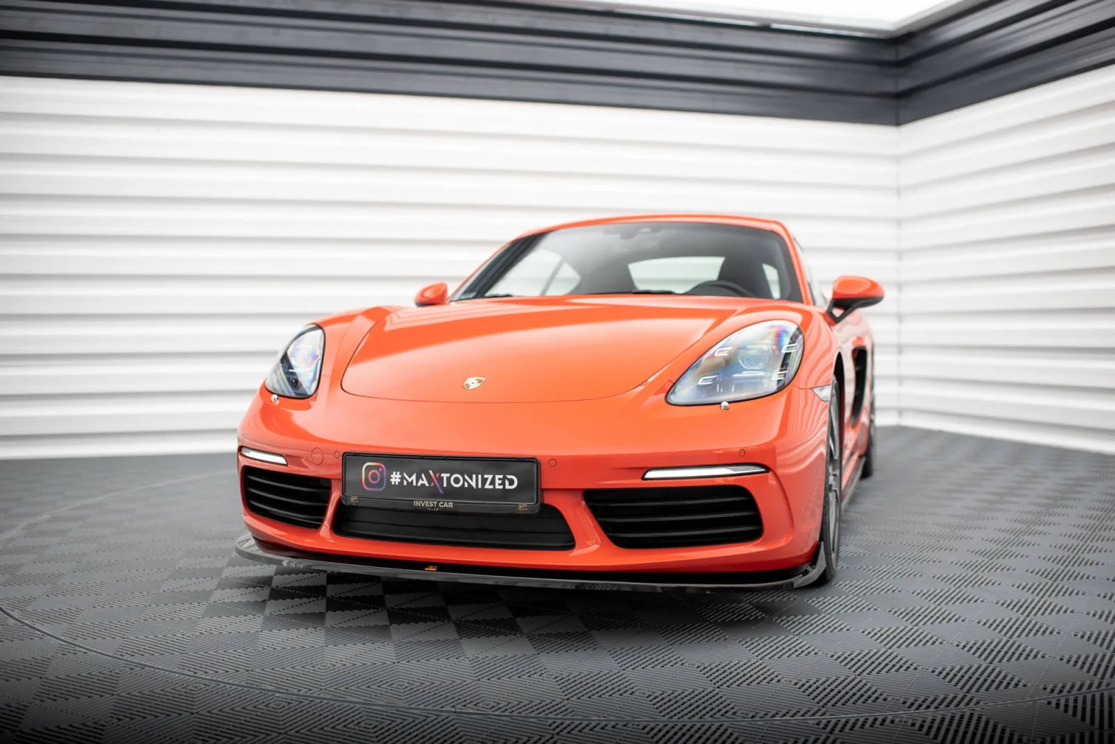 Front Splitter V.2 compatible with Porsche 718 Cayman 982c