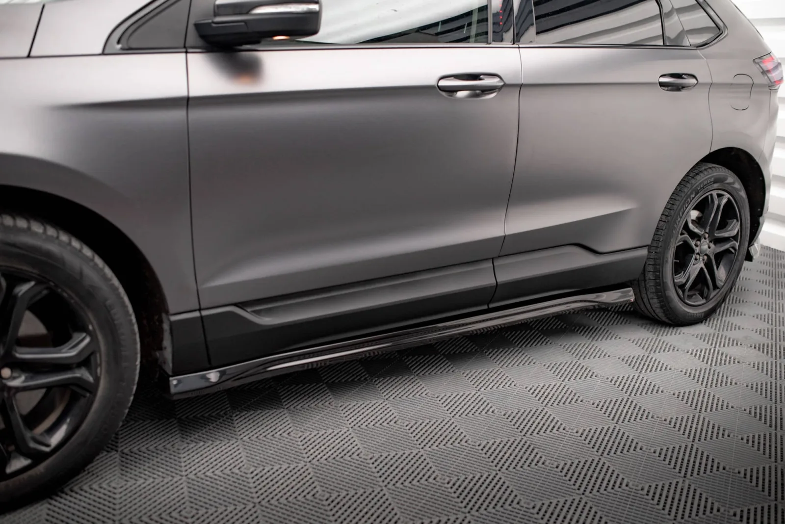 Side Skirts Diffusers compatible with Ford Edge Mk2