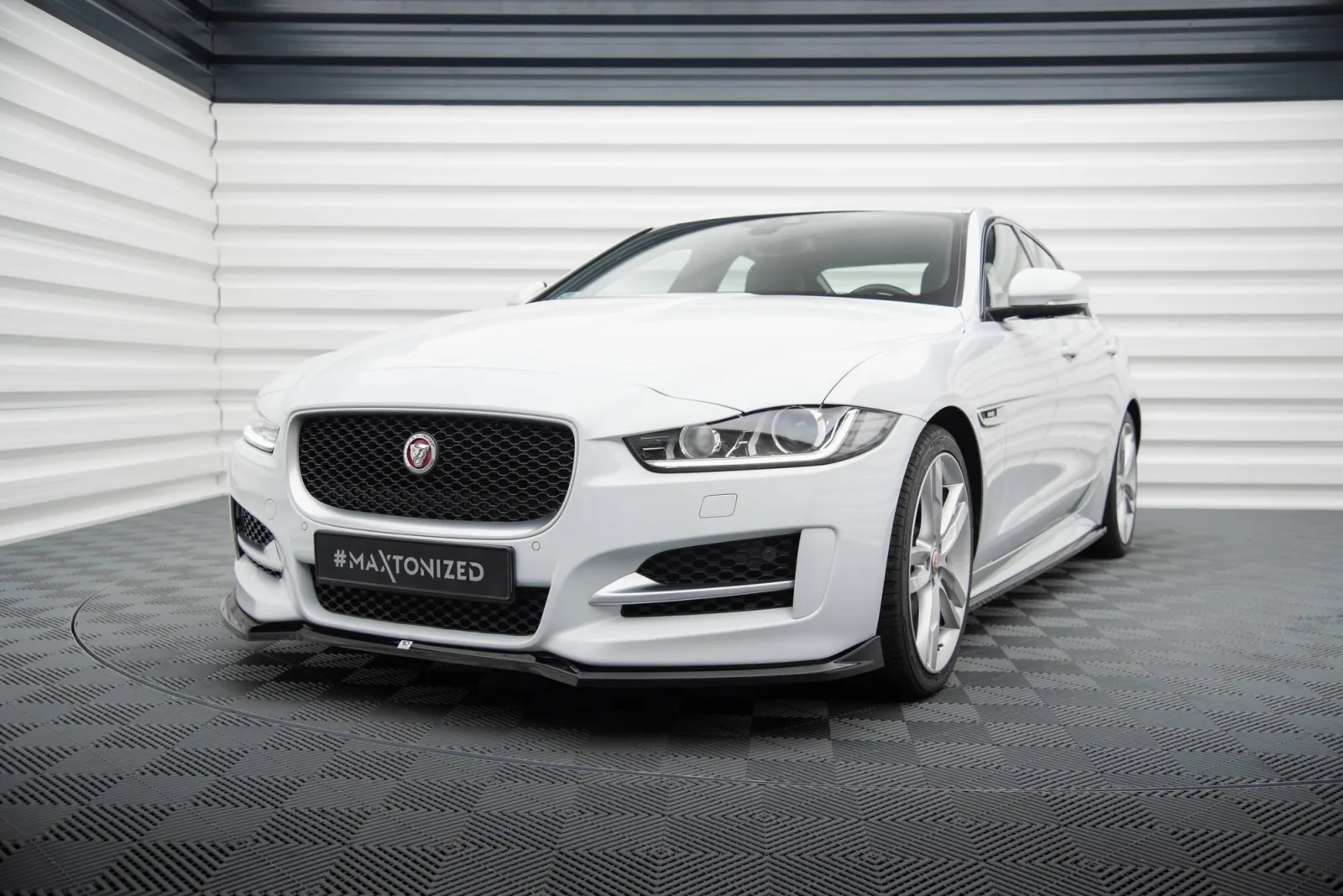 Front Splitter V.1 compatible with Jaguar XE R-Sport X760