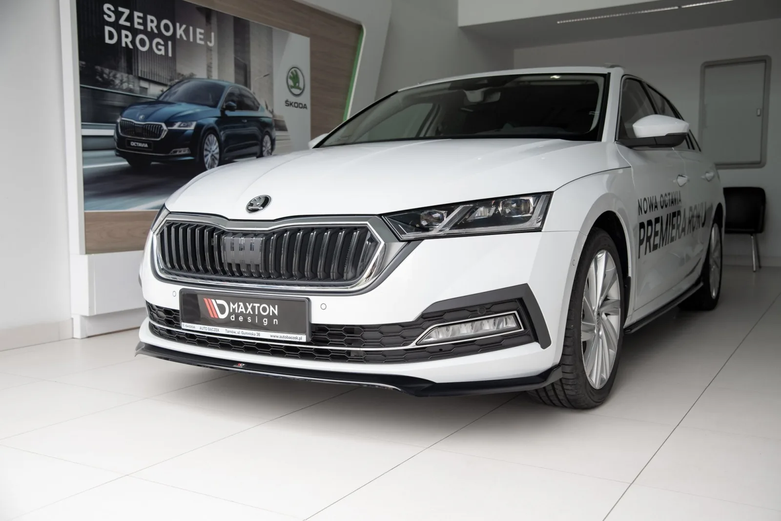 Front Splitter V.2 compatible with Skoda Octavia Mk4