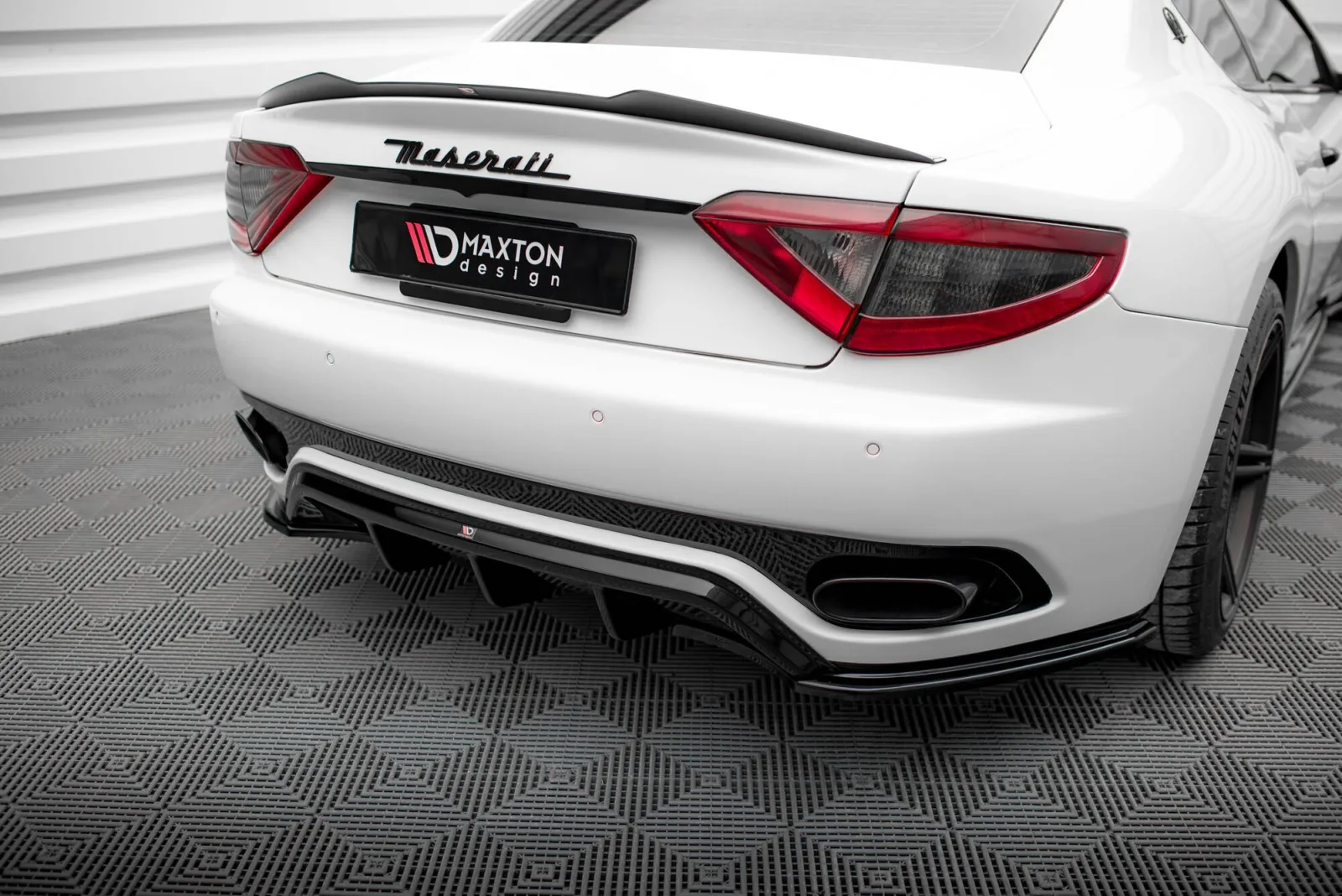 Rear Valance compatible with Maserati Granturismo Mk1