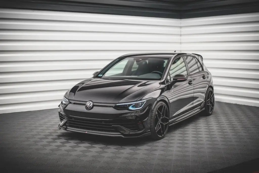 Front Splitter V.6 compatible with Volkswagen Golf R Hatchback / Variant Mk8