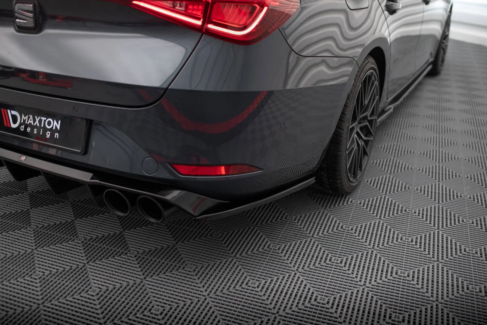 Rear Side Splitters V.2 compatible with Seat Leon ST FR Mk4