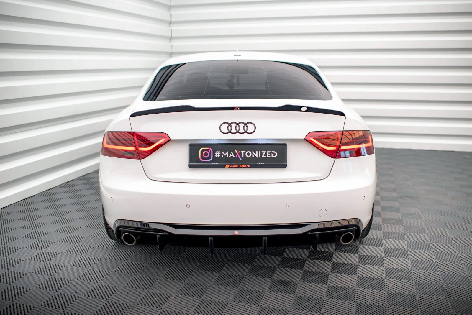 Rear Valance compatible with Audi A5 Coupe 8T Facelift (Version with single exhausts on both sides)
