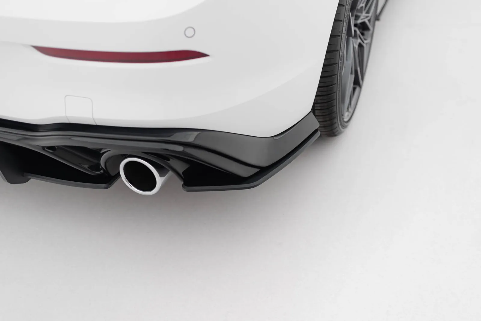 Rear Side Splitters Street Pro V.1 compatible with Volkswagen Golf GTI Mk8