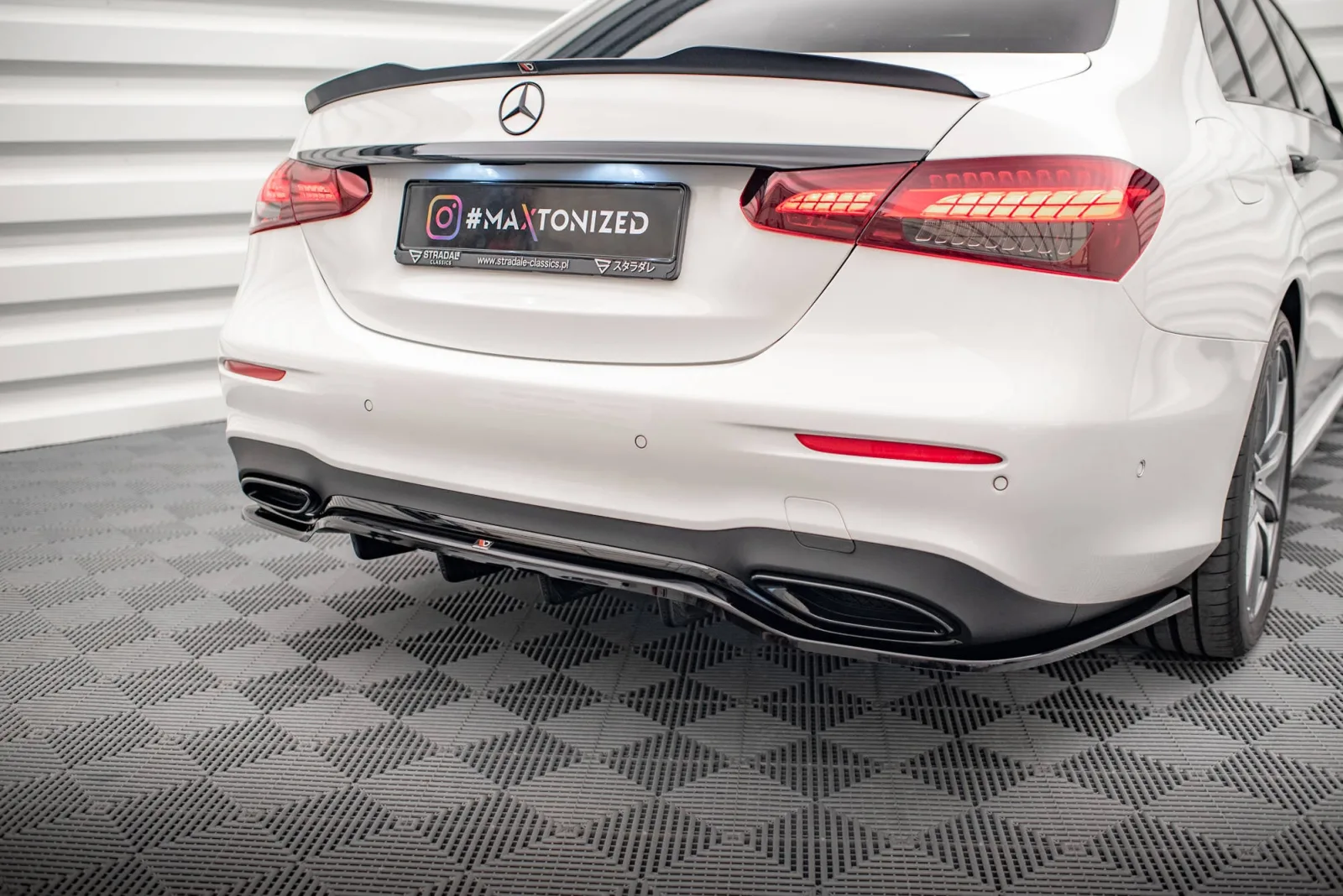 Rear Splitter (With Diffuser) compatible with Mercedes-Benz E AMG-Line Sedan W213 Facelift