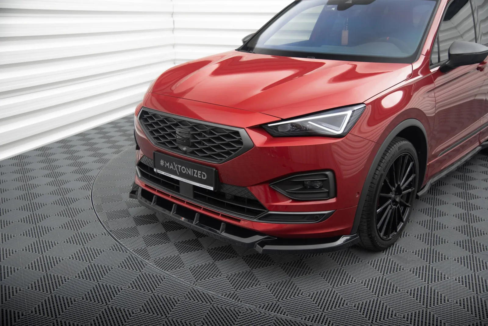 Front Splitter V.1 compatible with Seat Tarraco FR Mk1