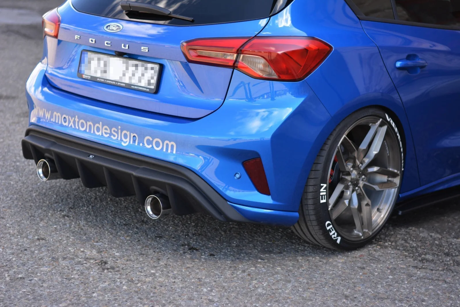 Heckansatz Mit Auspuff compatible with Ford Focus Hatchback ST-Line Mk4