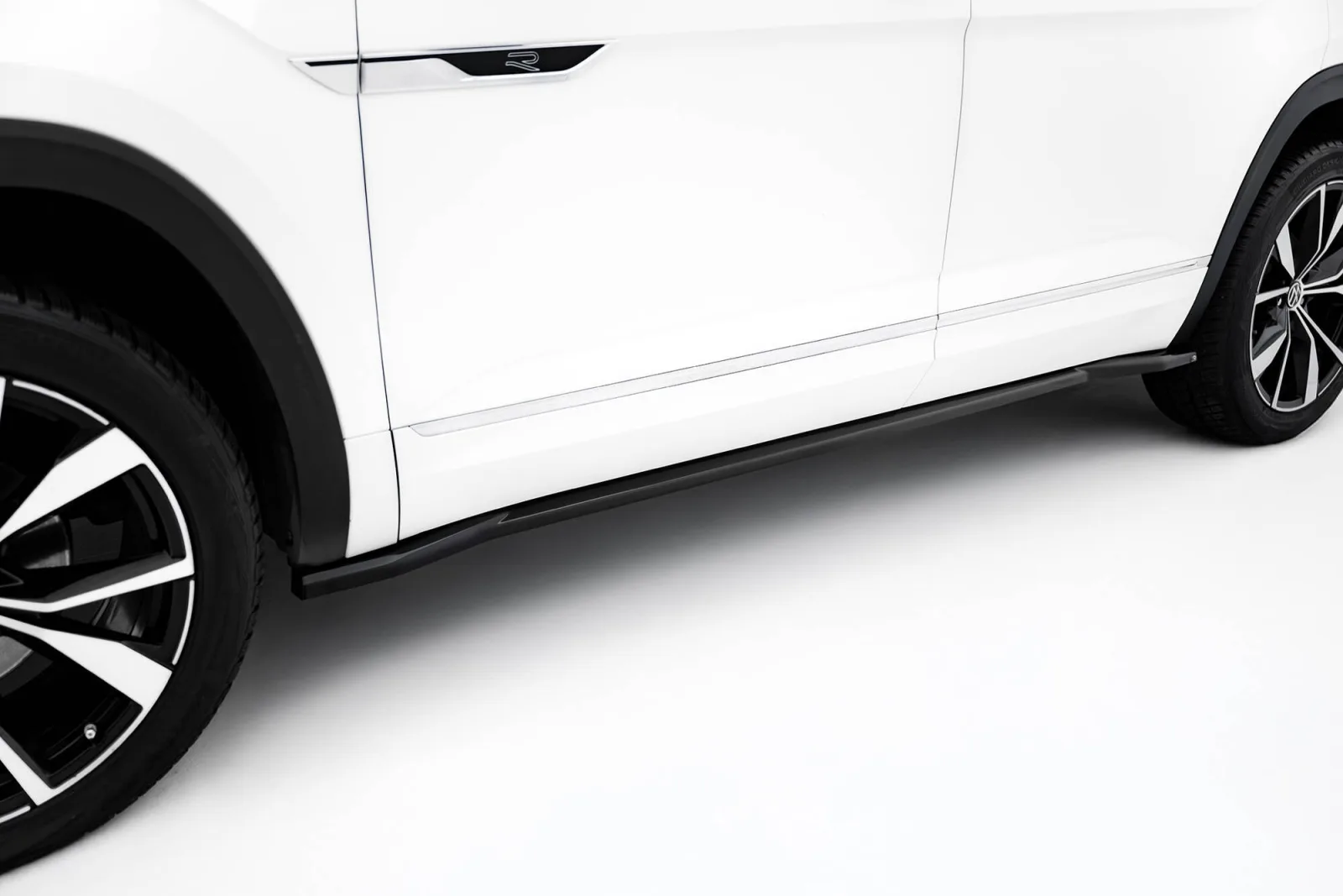 Side Skirts Diffusers compatible with Volkswagen Atlas R-Line Mk1 Facelift 2