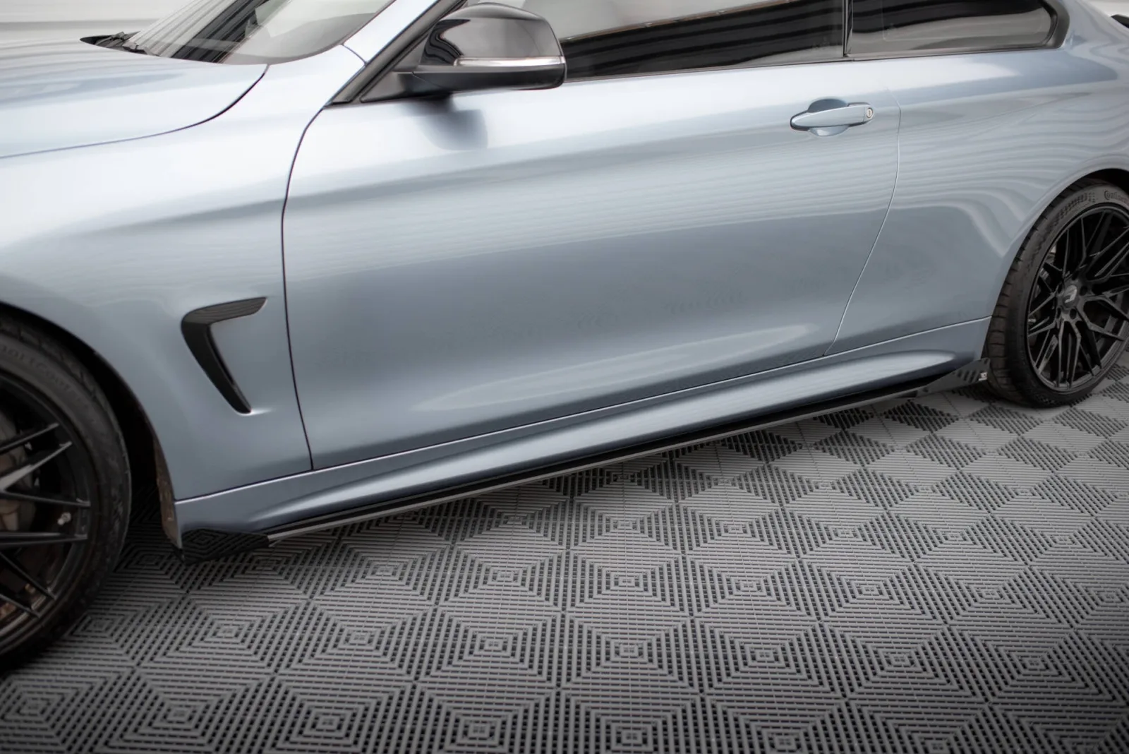 Side Skirts Diffusers Street Pro + Flaps compatible with BMW 4 Coupe / Gran Coupe / Cabrio M-Pack F32 / F36 / F33