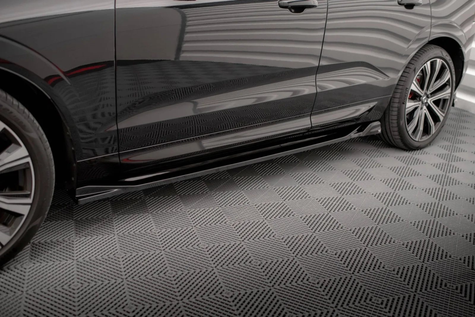 Side Skirts Diffusers compatible with Volvo XC60 R-Design Mk2 Facelift