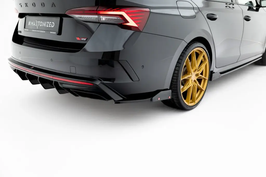 Rear Side Splitters V.4 + Flaps compatible with Skoda Octavia RS Combi / Liftback Mk4 / Mk4 Facelift