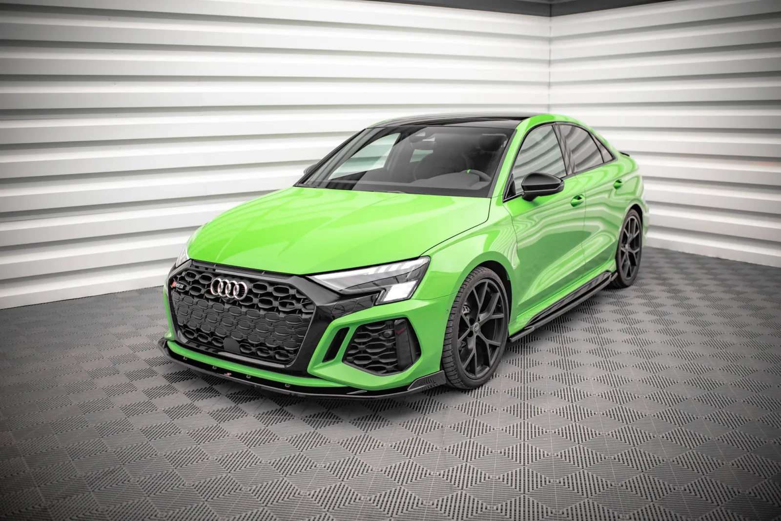 Front Splitter V.2 compatible with Audi RS3 Sedan 8Y