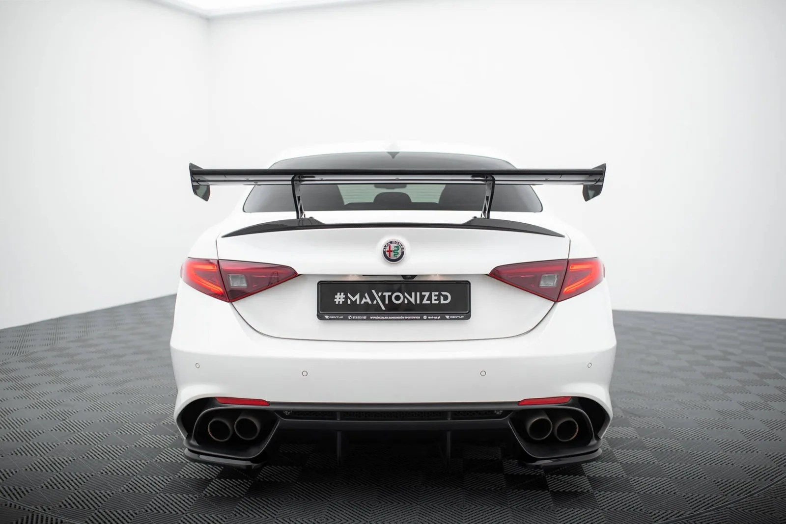 Carbon Spoiler compatible with Alfa Romeo Giulia Quadrifoglio