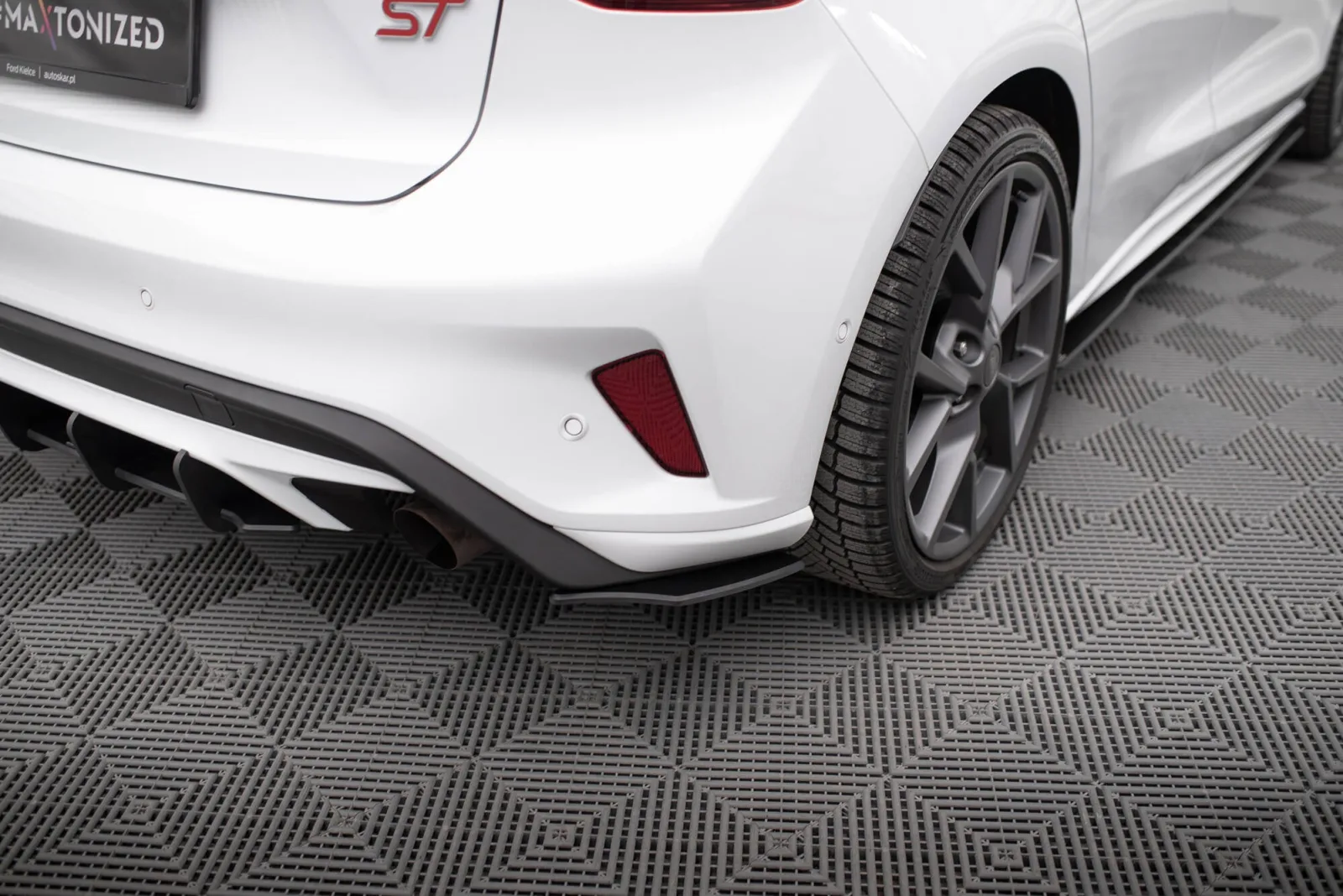 Rear Side Splitters Street Pro compatible with Ford Focus ST Mk4