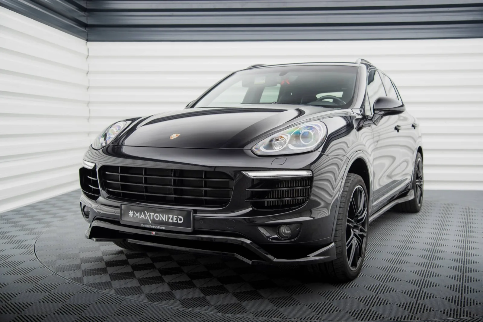 Front Splitter compatible with Porsche Cayenne Mk2 Facelift