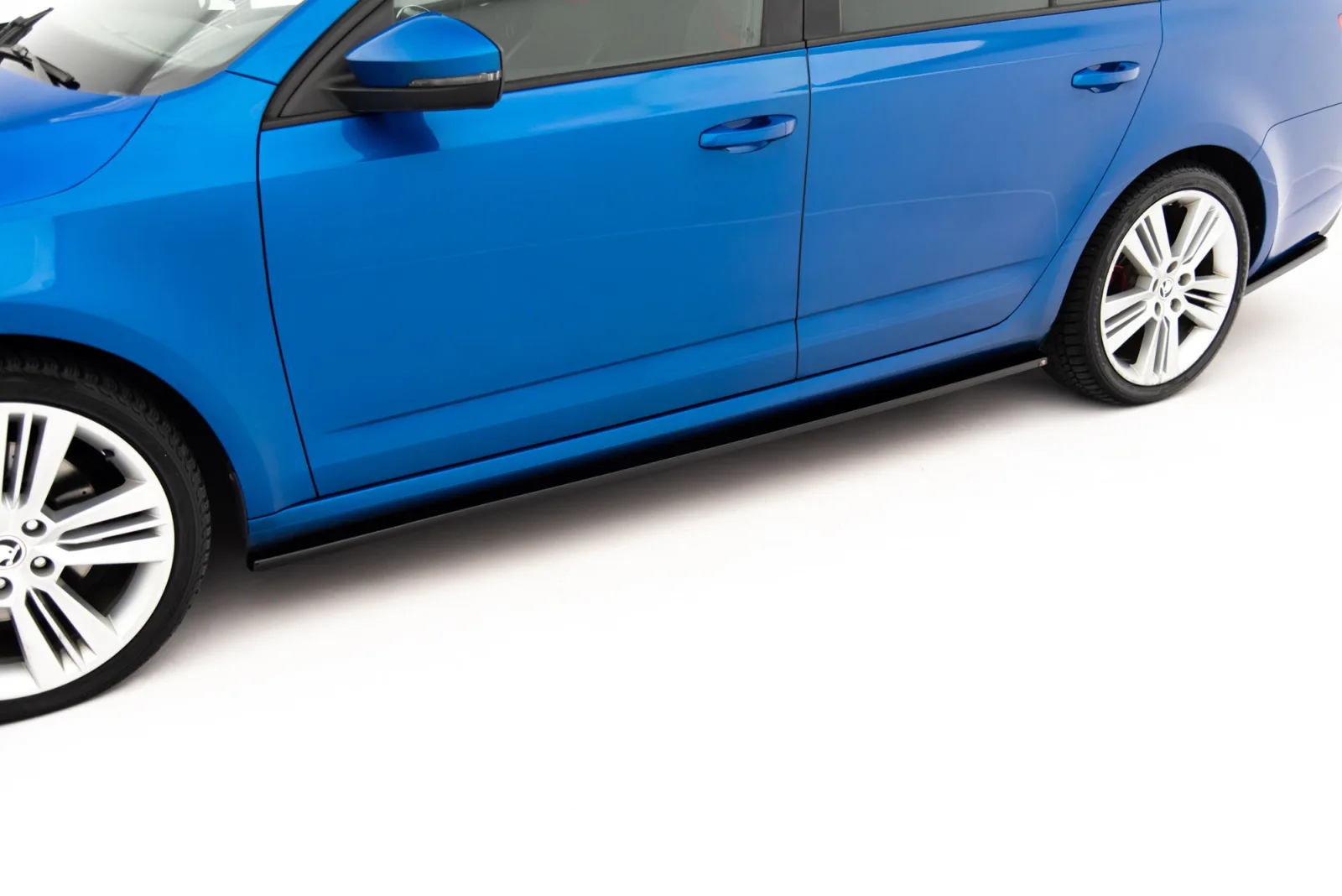 Side Skirts Diffusers compatible with Skoda Octavia RS Hatchback / Combi Mk3 / Mk3 Facelift