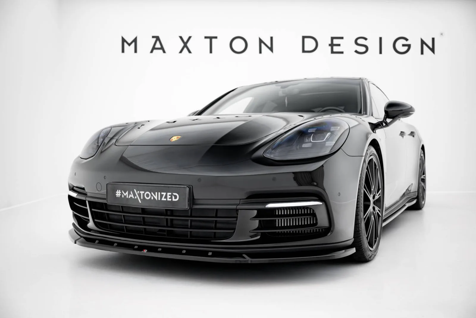 Front Splitter V.1 compatible with Porsche Panamera E-Hybrid / Panamera 4S 971