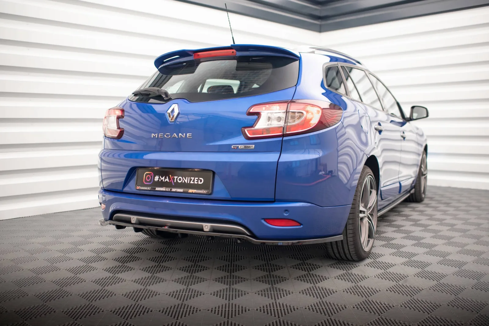 Rear Splitter (With Diffuser) compatible with Renault Megane GT Line Grandtour Mk3 Facelift