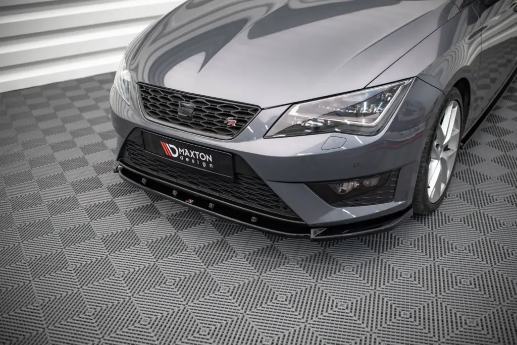 Front Splitter V.1 compatible with Seat Leon FR / Cupra Mk3