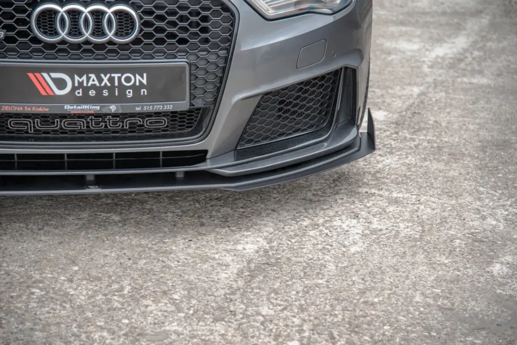 Flaps compatible with Audi RS3 8V Sportback