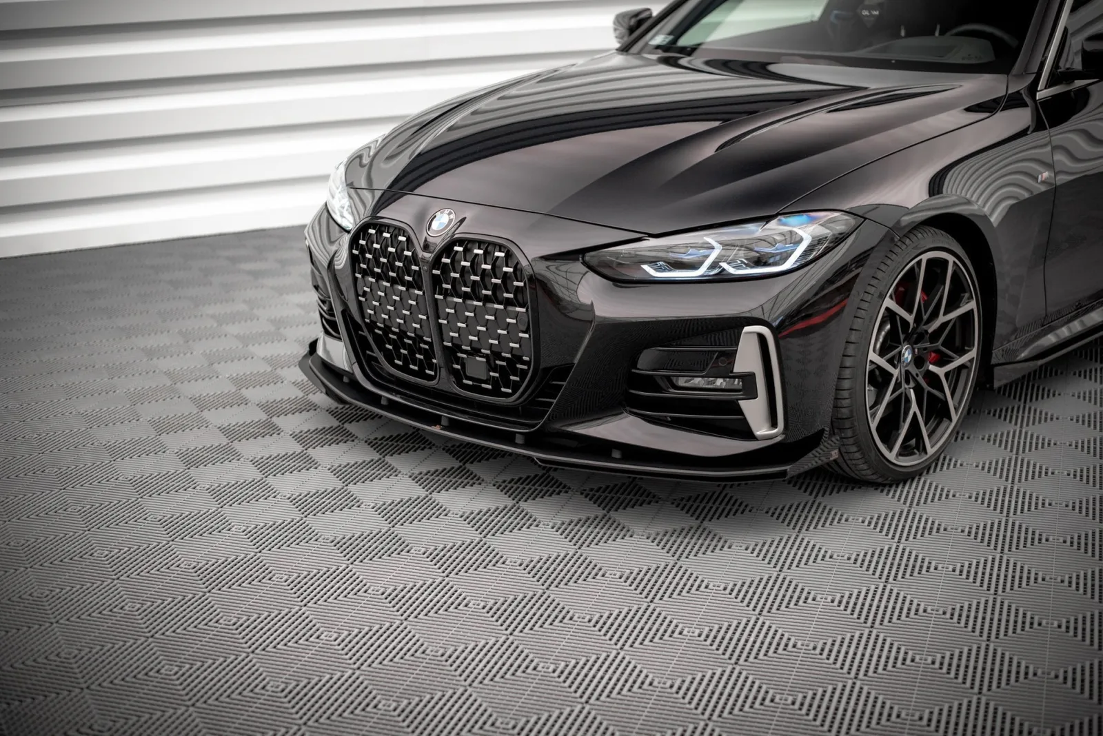 Front Flaps compatible with BMW 4 M-Pack / M440i G22 / G23 / G22 Facelift / G23 Facelift