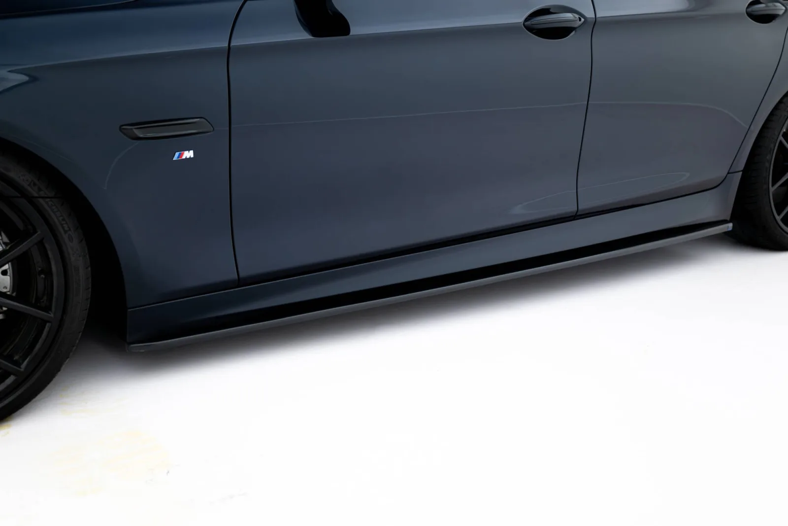 Side Skirts Diffusers V.2 compatible with BMW 5 F10/F11 M-Pack / M5