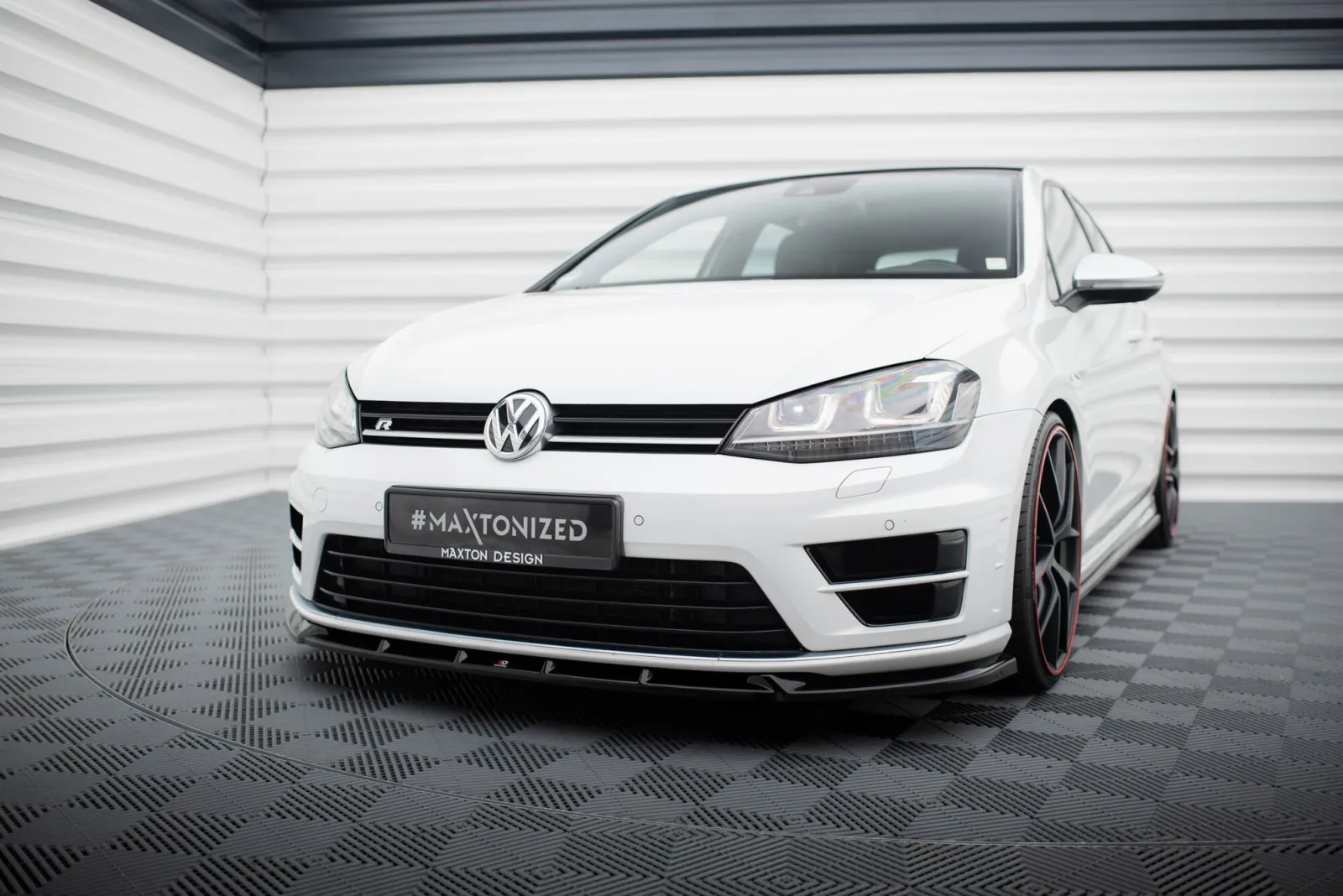 Front Splitter V.5 compatible with Volkswagen Golf R / R-Line Mk7