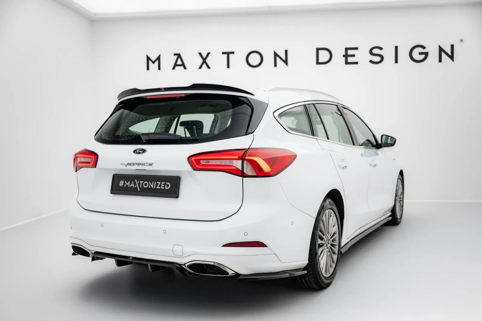Rear Splitter Central (With Diffuser) compatible with Ford Focus Vignale Estate Mk4