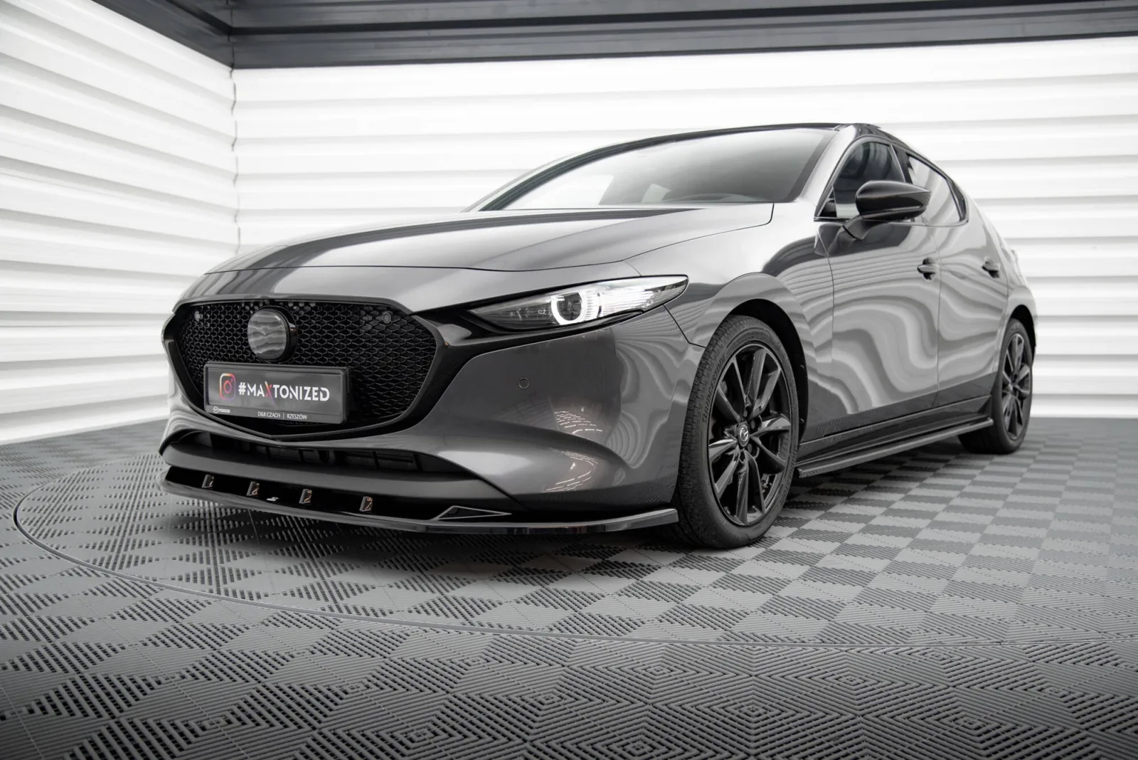 Front Splitter V.1 compatible with Mazda 3 Mk4