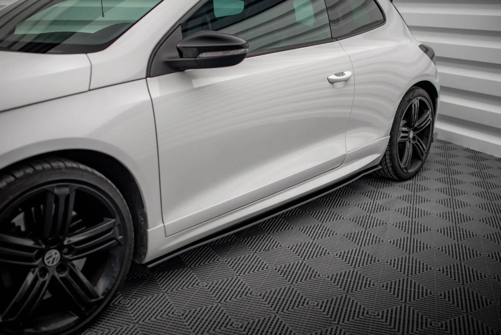 Side Skirts Diffusers Street Pro compatible with Volkswagen Scirocco R Mk3