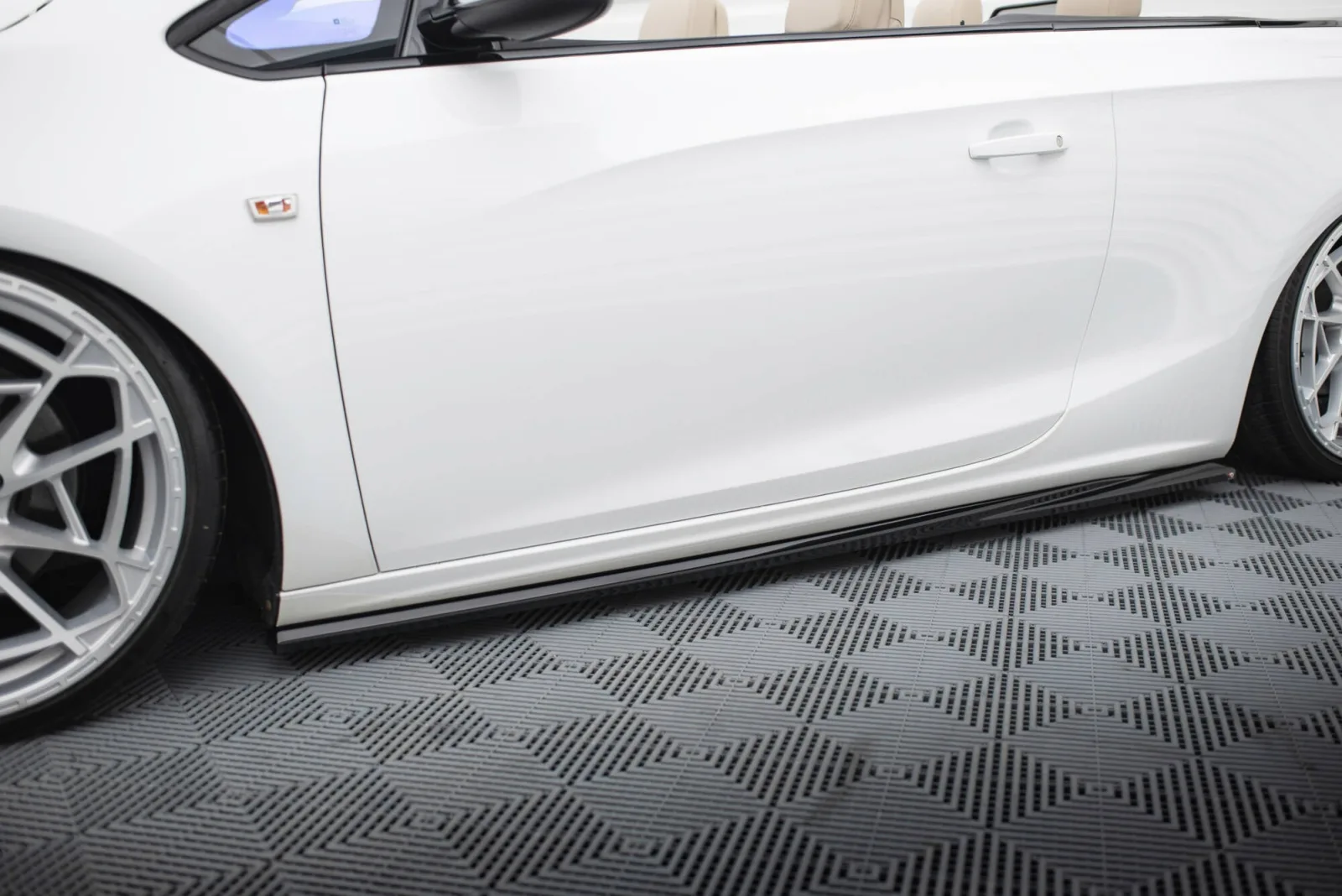 Side Skirts Diffusers compatible with Opel Cascada