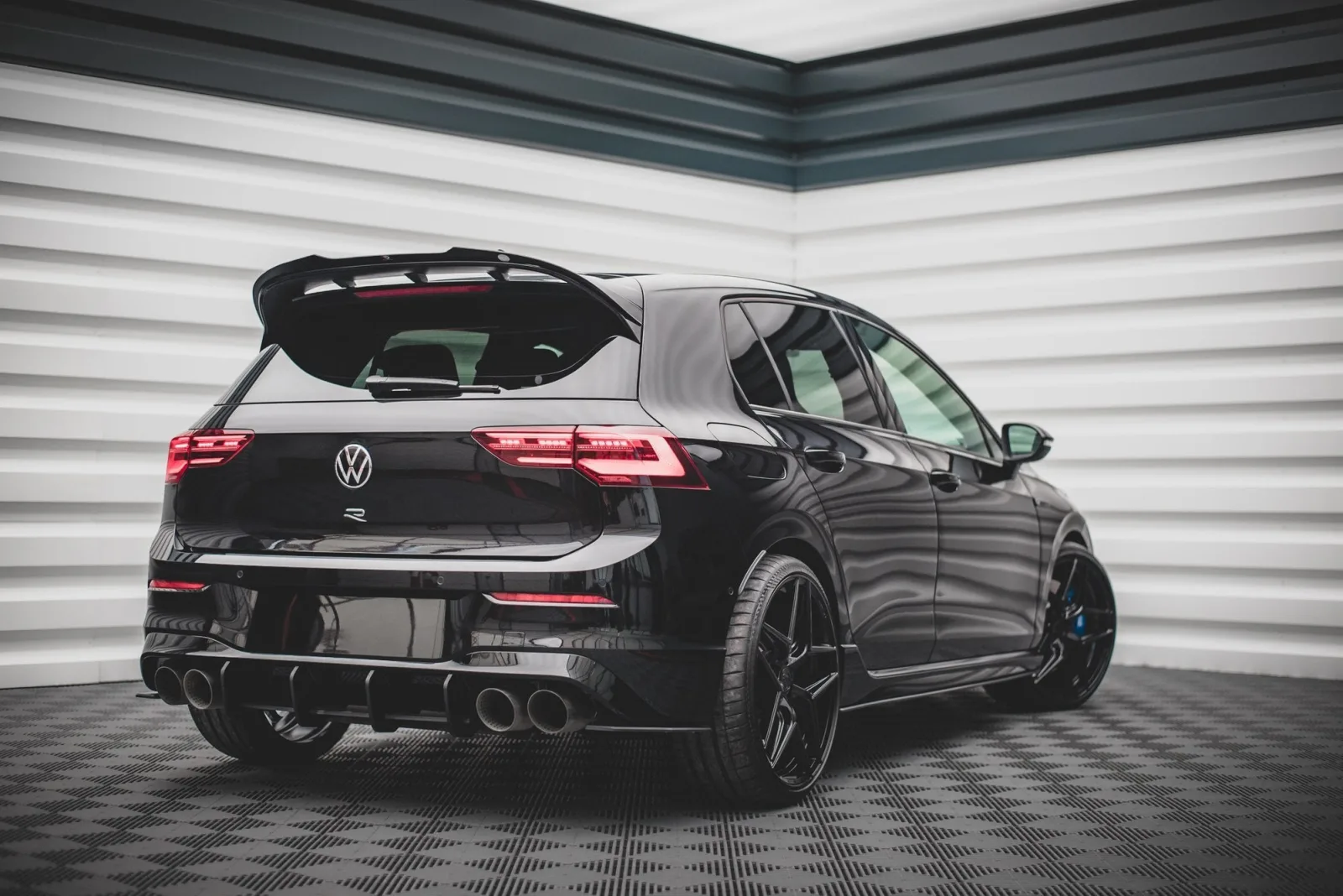 Rear Diffuser Street Pro compatible with Volkswagen Golf R Mk8