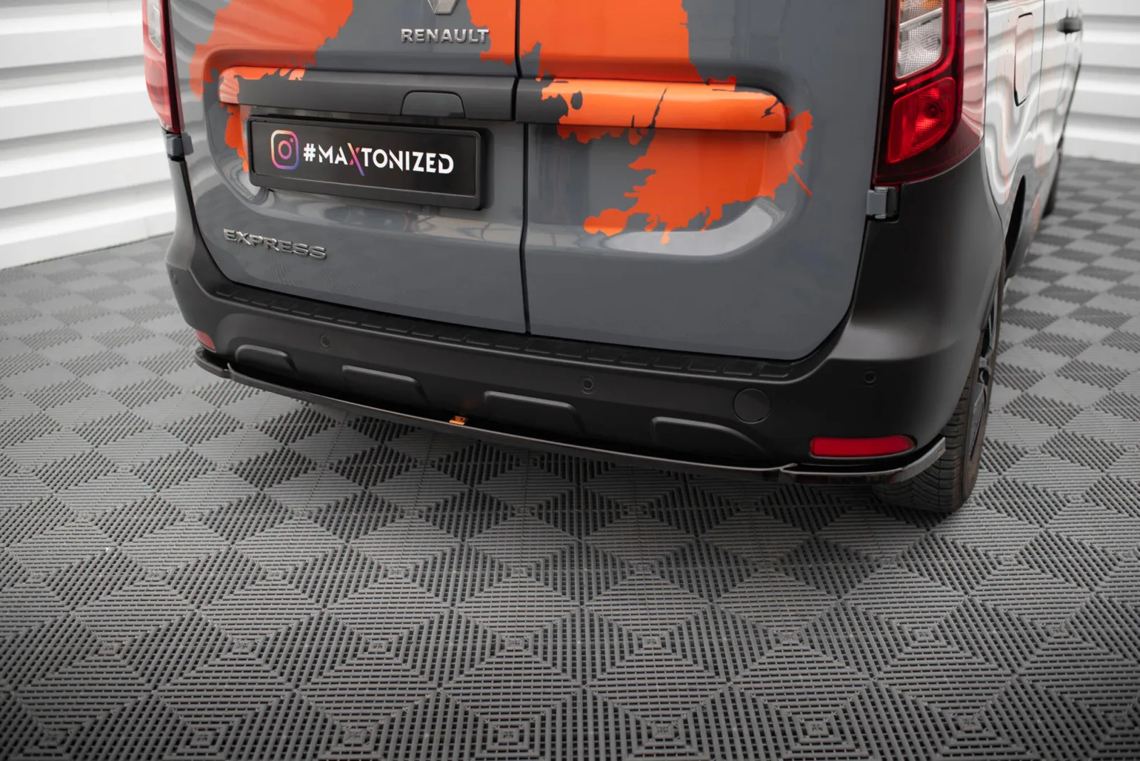 Rear Splitter compatible with Renault Express Mk2