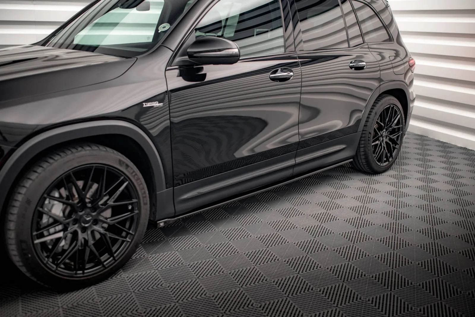 Side Skirts Diffusers compatible with Mercedes-AMG GLB 35 / AMG-Line X247