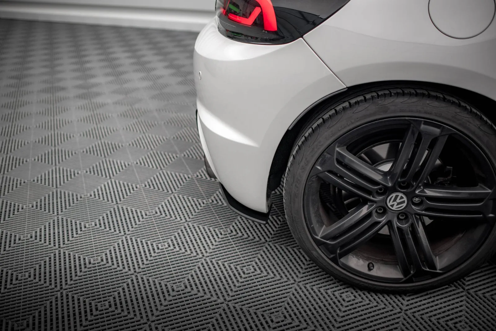 Rear Side Splitters Street Pro compatible with Volkswagen Scirocco R Mk3