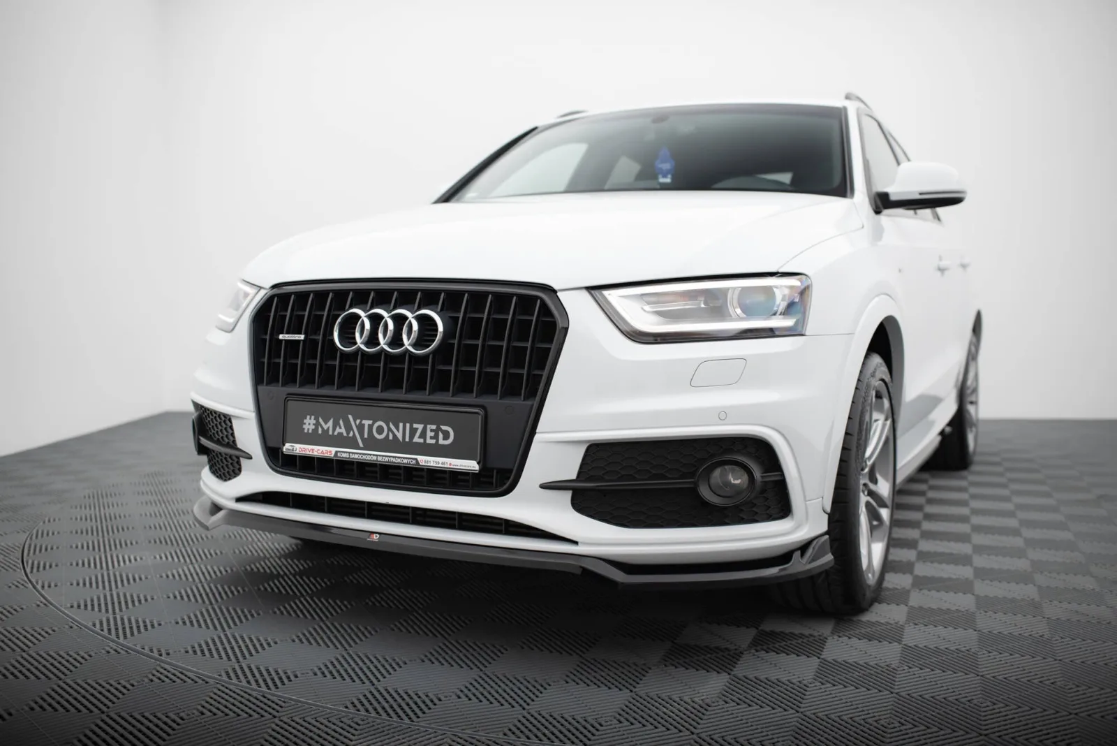 Front Splitter V.2 compatible with Audi Q3 S-line 8U
