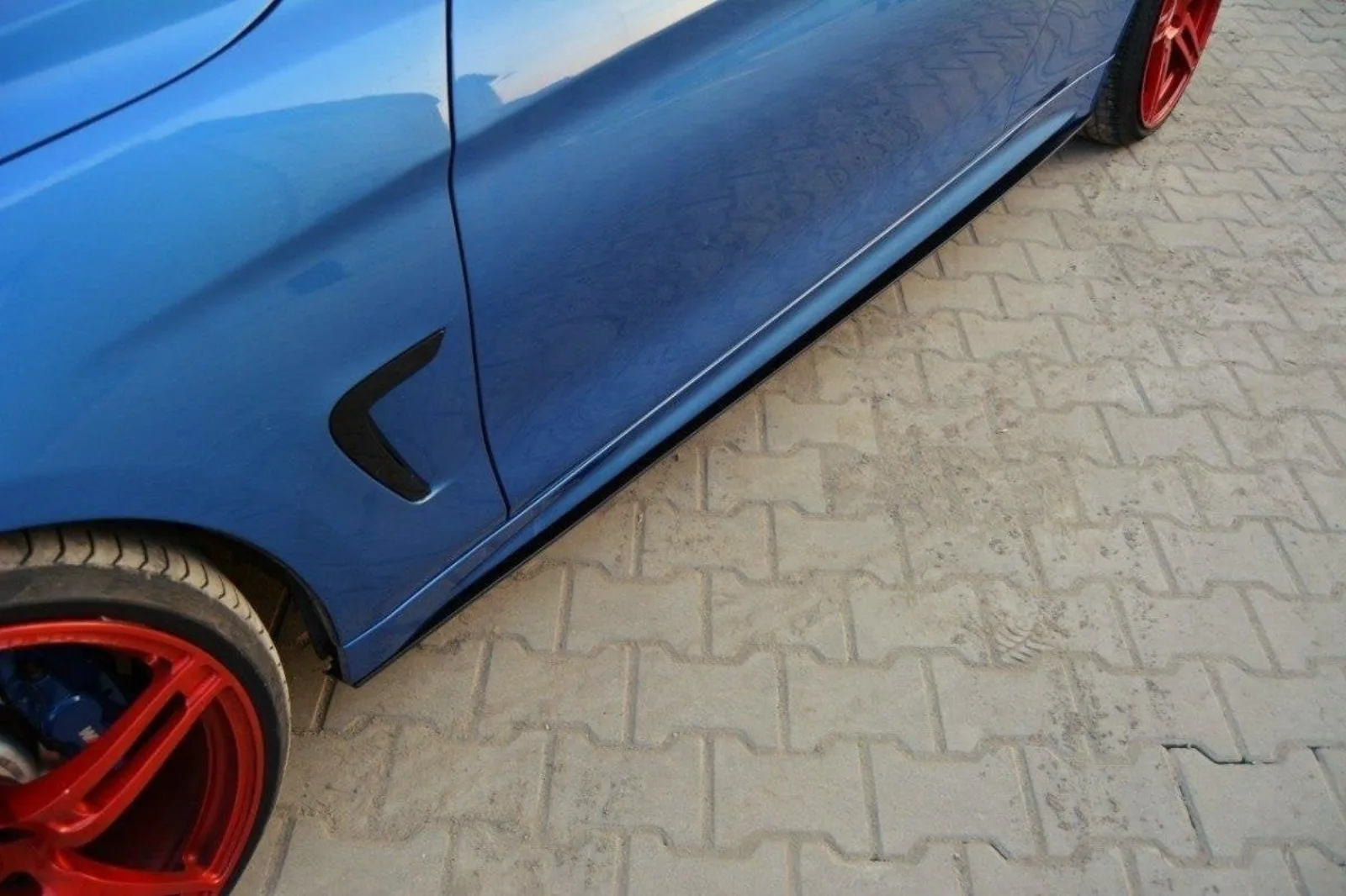Side Skirts Diffusers Racing compatible with BMW 4 Coupe / Gran Coupe / Cabrio M-Pack F32 / F36 / F33