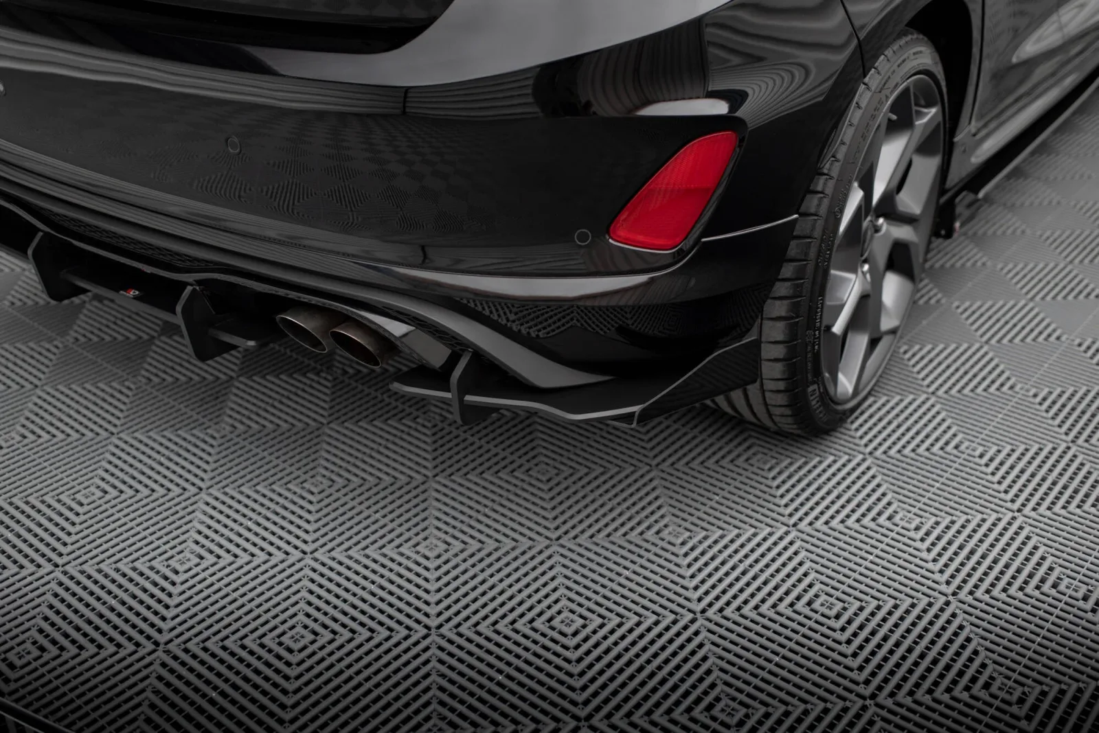 Side Flaps compatible with Ford Fiesta Mk8 ST