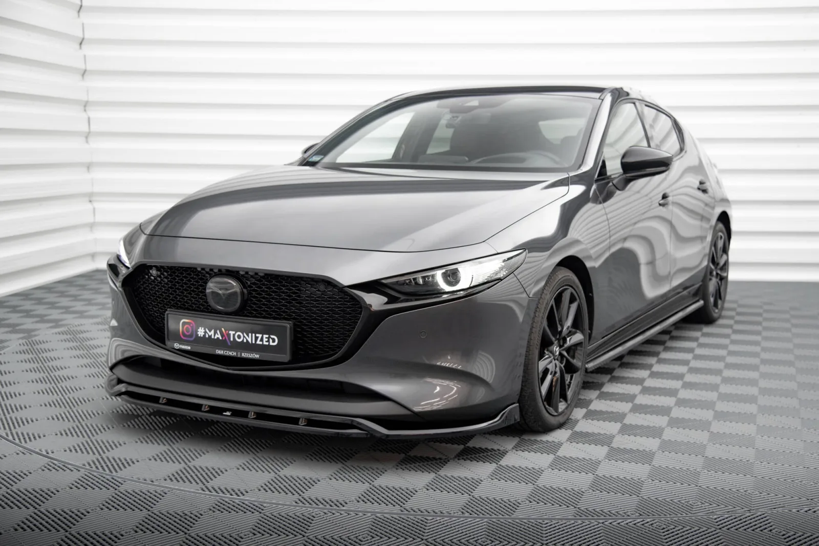 Front Splitter V.2 compatible with Mazda 3 Mk4