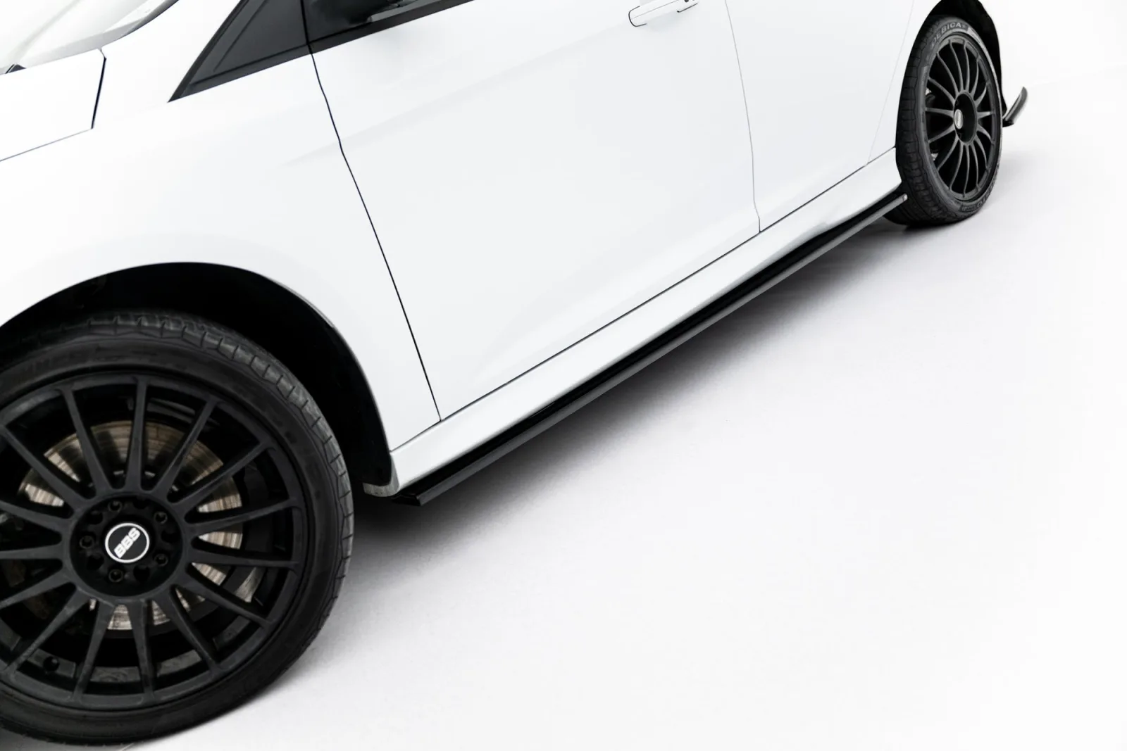 Side Skirts Diffusers compatible with Ford Focus ST / ST-Line Hatchback / Estate Mk3 / Mk3 Facelift