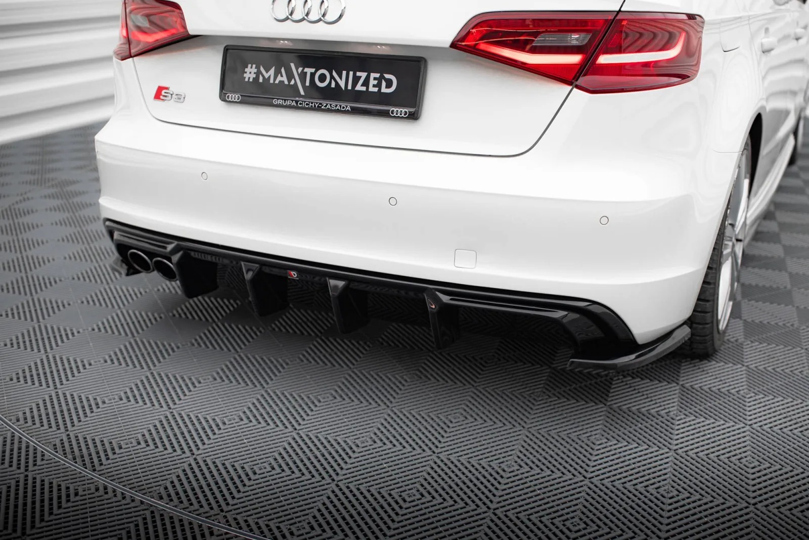 Rear Valance compatible with Audi A3 S-Line Sportback 8V (Version with double exhaust tips on one side)