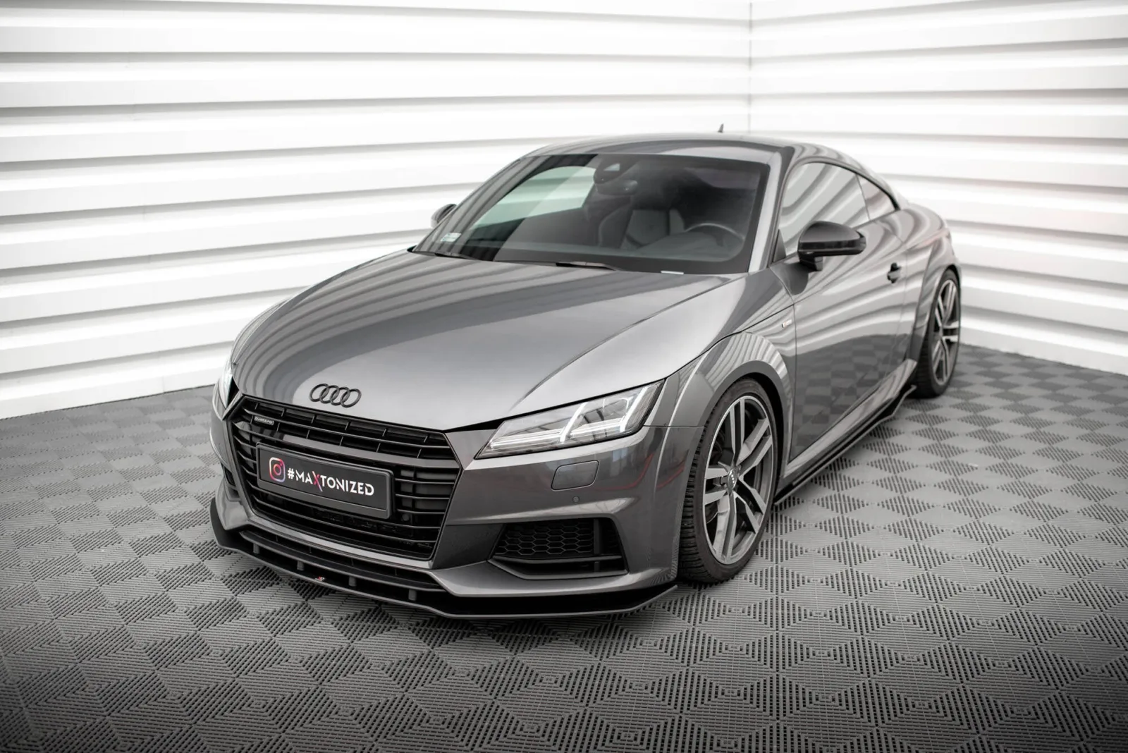 Front Splitter Street Pro compatible with Audi TT S / S-Line 8S