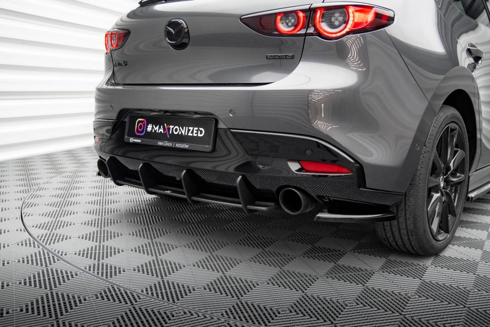 Rear Diffuser Street Pro compatible with Mazda 3 Mk4